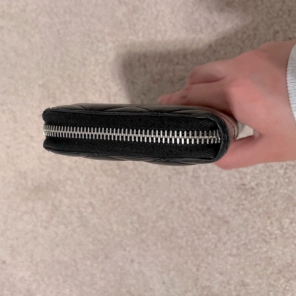Chanel Black Quilted Lambskin Zippy Wallet - Picture 7 of 9